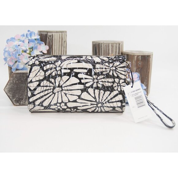 Brahmin Batik Melbourne Leather Daisy Clutch Wristlet NWT - Picture 4 of 8